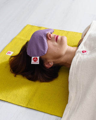 Set Asteya Savasana. Pătură bumbac premium și perniță ochi cu semințe de in și flori de lavandă
