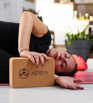 Asteya Set „Grounding & Flow” – Saltea Yoga din Bumbac + Bloc de Plută Naturală